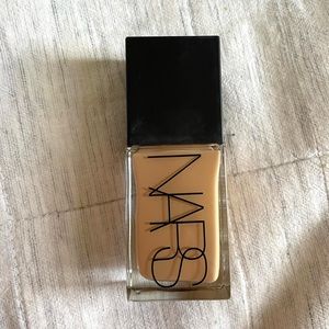 Light Reflecting Advanced Skincare Foundation - medium with neutral undertones